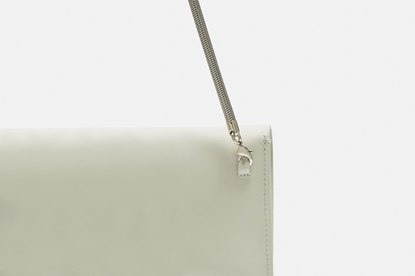 anouk chain one tone light grey back